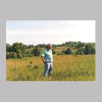 022-1230 Goldbach 11. Juni 1993. Harry Schlisio bewundert die Schoenheit der Natur im Bereich der Goldbacher Wassermuehle.jpg